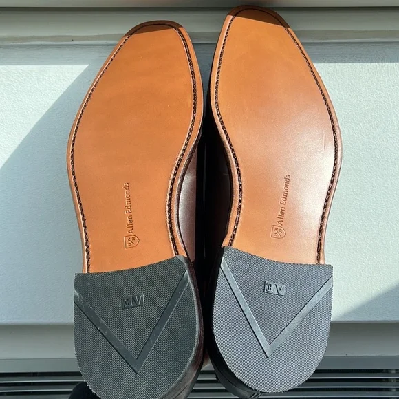 Allen Edmonds - Cornwallis Medallion Toe Oxford - Brown - Brand New Medallion Toe Dress Shoes main image 4